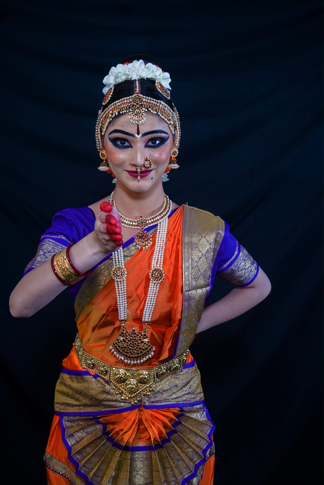 Hetvi, Bharatanatyam instructor